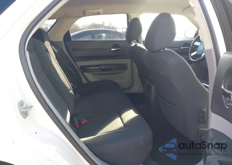 2008 Dodge Magnum z USA, uszkodzony, nr VIN 2D4FV47TX8H167785